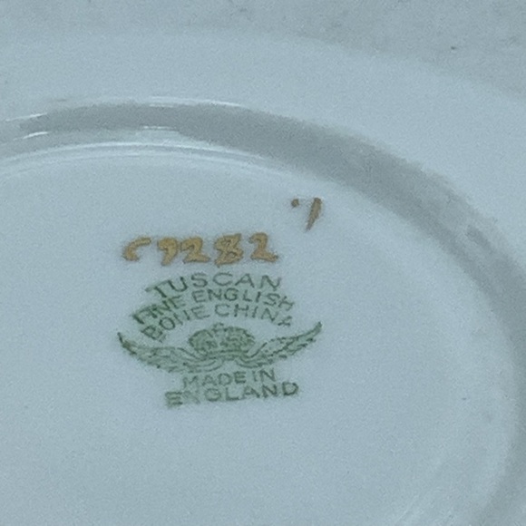 Vintage Tuscan English Bone China Flowers and Bird Teacup and Saucer - Picture 9 of 11